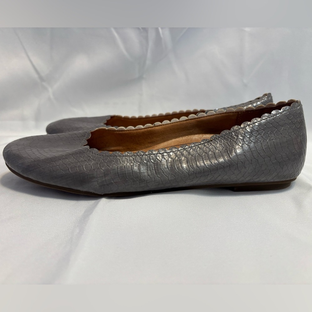 Vionic Julieta Scalloped Detail Snake Print Gray Arch Support Slip On Size 9.5 - Picture 6 of 10